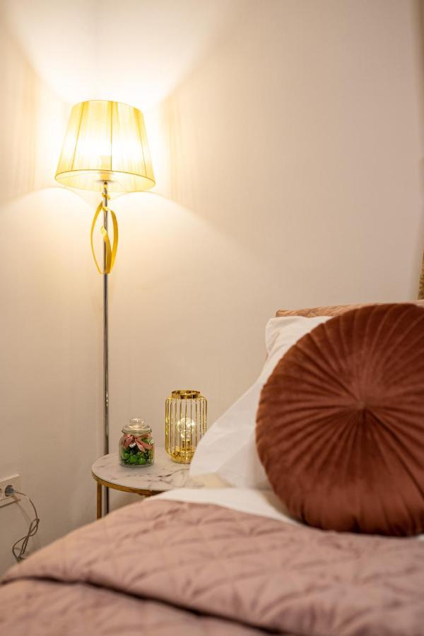Appartamento Cosy&Private,30Sec Walk To Mainsquare, Heart Of Zagabria Esterno foto